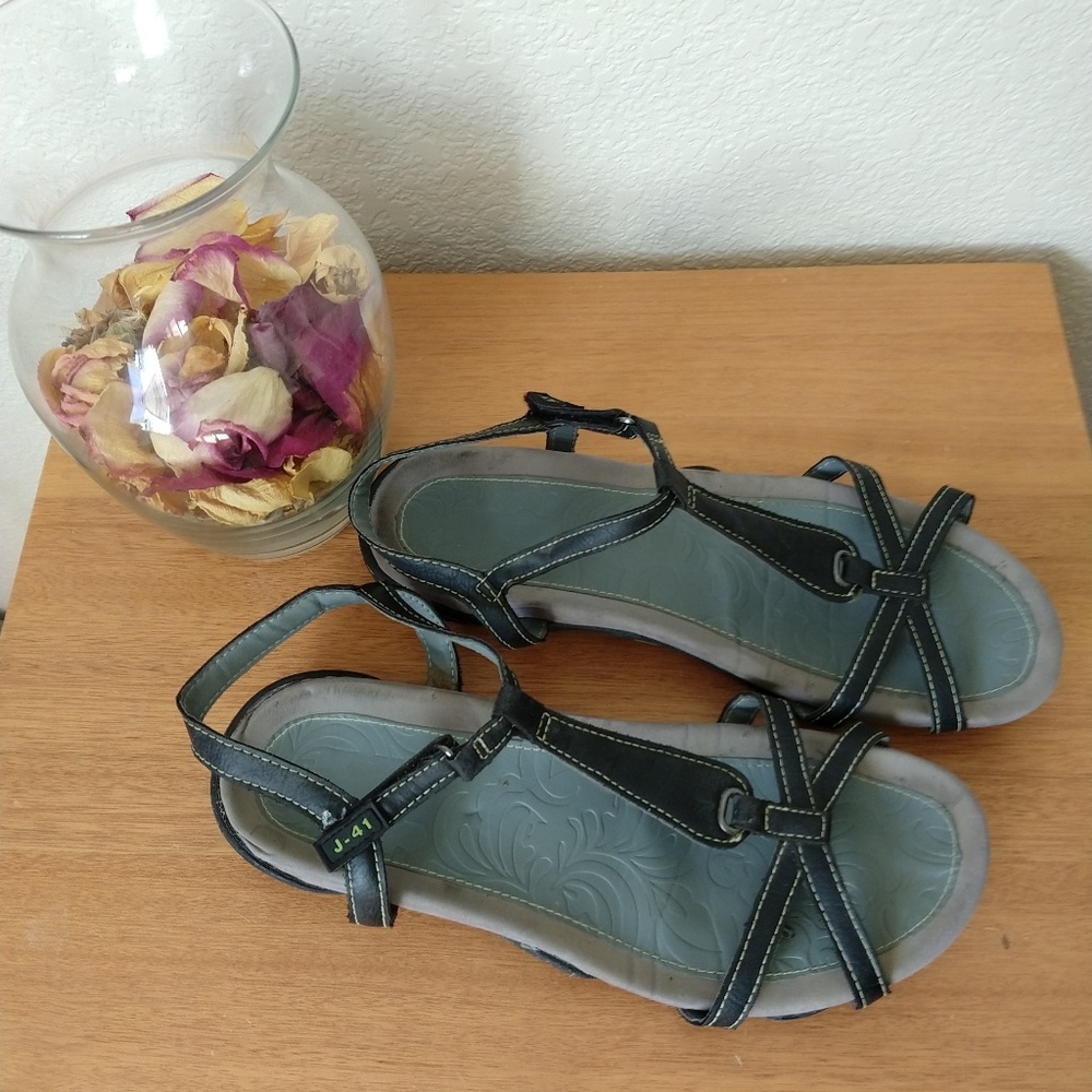 Jeep J-41 flat charcoal sandal 8.5